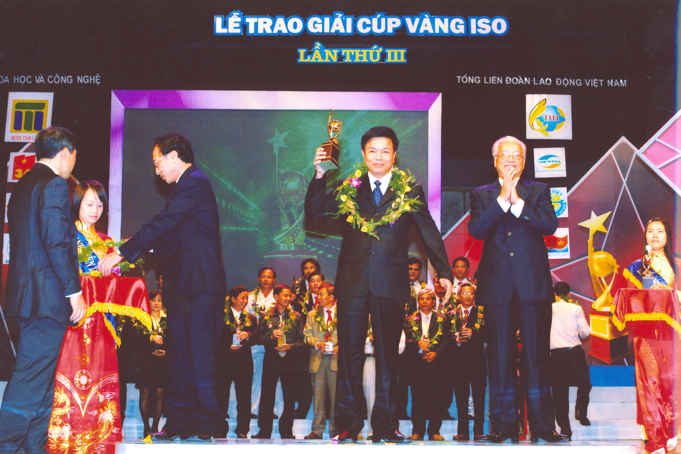 Mr. Cao Thanh Dong at the Awarding Ceremony
